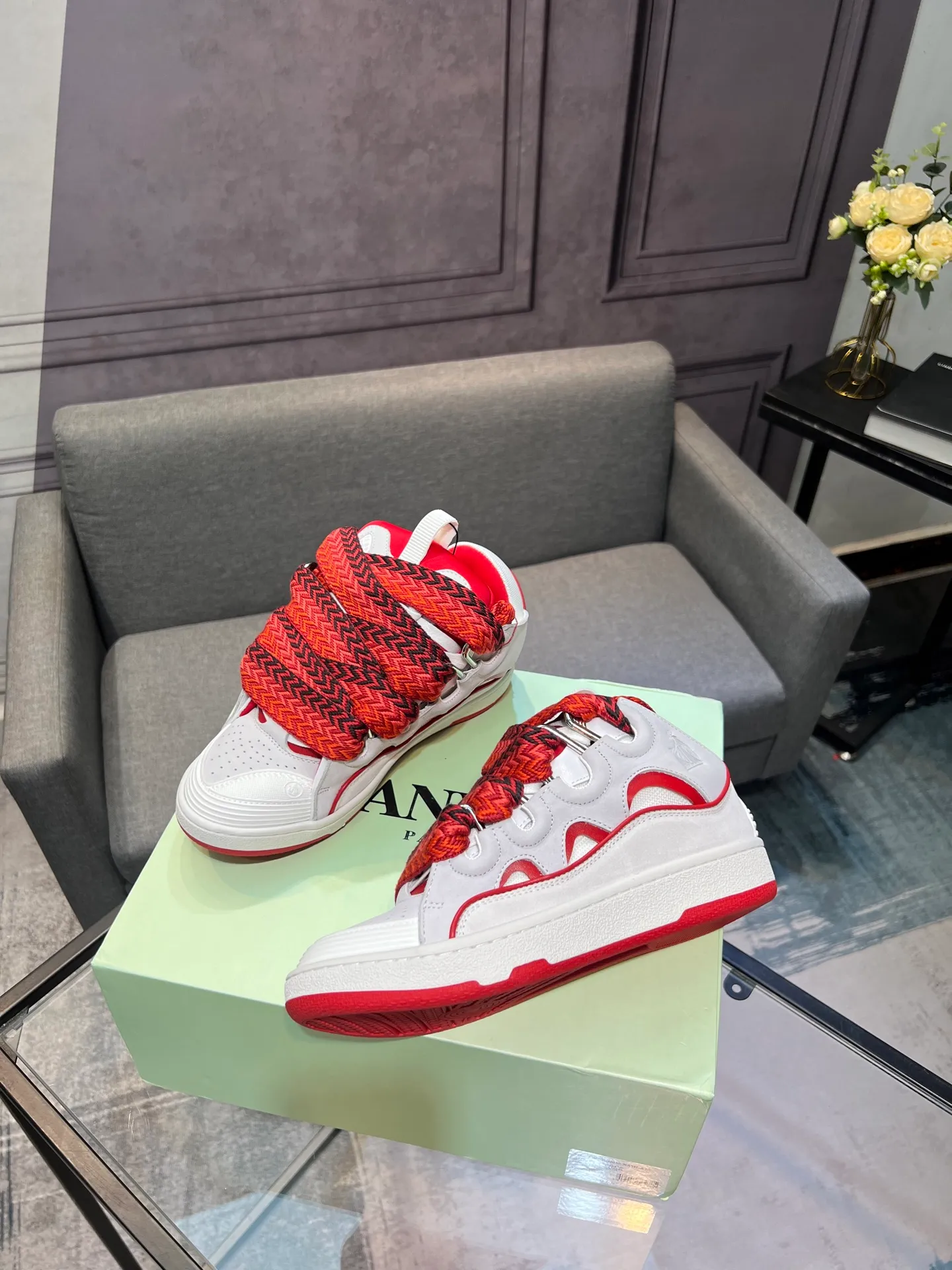Men's men's shoes💰780 [LANVIN] Latest lace-up fashionable casual sneakers for couples High-quality CLAY couple series‼ ️ The latest trendy products of the season 🌈Many bloggers have planted grass and purchased the original open-mold customization. The upper and outsole are sewn with mark threads without edge sealing. Multiple material splicing combination design. Very versatile for fashionable and casual wear. Comfortable on the feet. Recommended for self-retention (upper cowhide + cow suede + breathable mesh) inner foot pad cowhide exclusive original open-mold clear logo rubber outsole ⚠️36-44 yards (45 custom-made)
